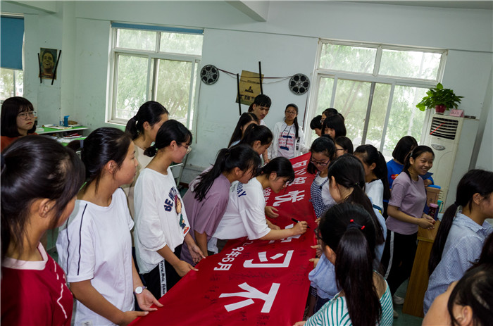 編導(dǎo)藝考培訓(xùn)/集訓(xùn)時(shí)間_哪家好_收費(fèi)