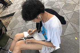 美術(shù)藝考生戶外寫生3