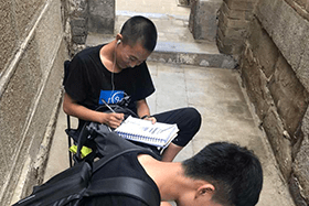 美術(shù)藝考生戶外寫生5